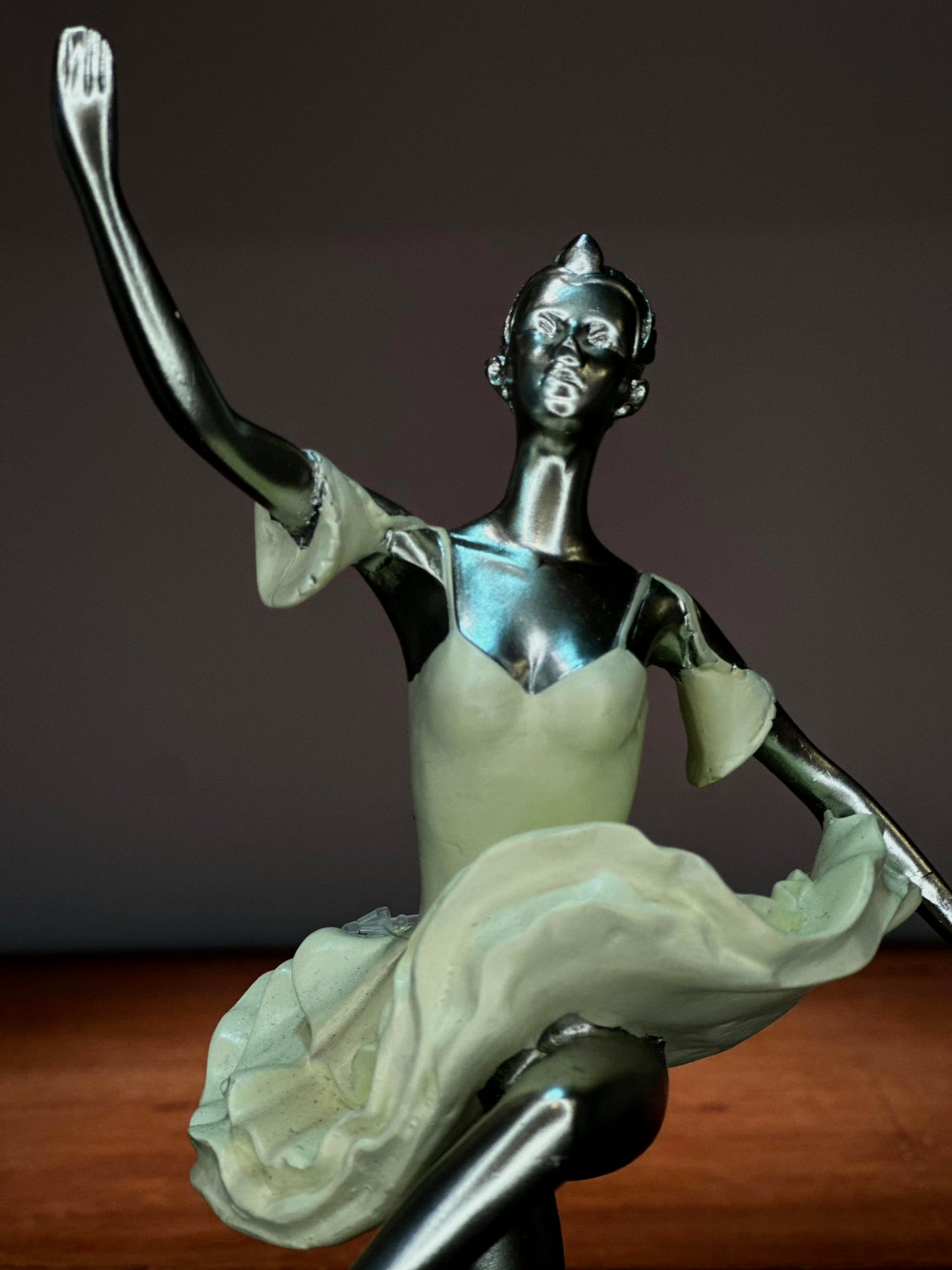 Escultura Decorativa Bailarina Clásica Dorada