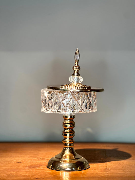 Contenedor Decorativo con Tapa Dorada