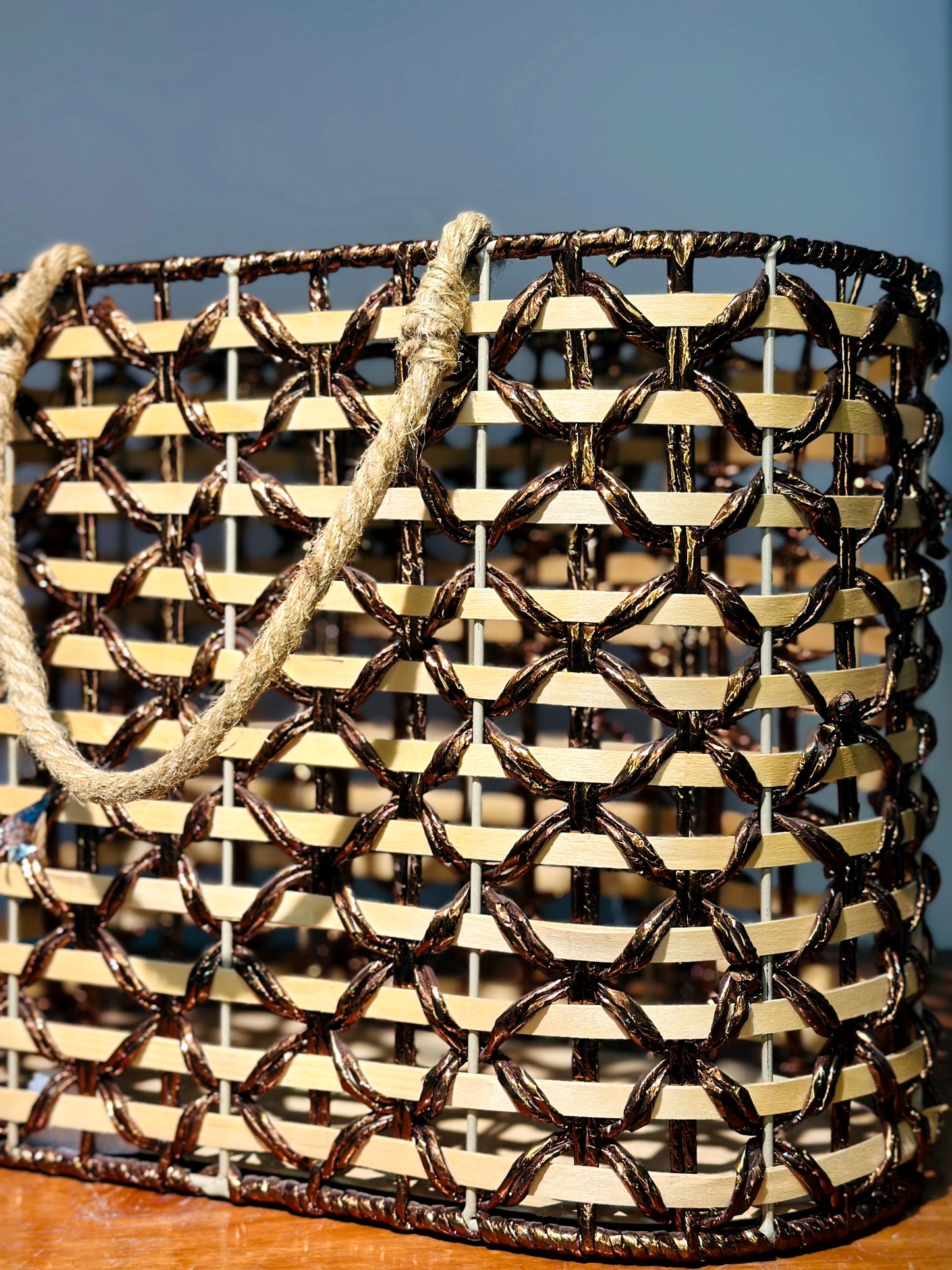 Canasto Cobrizo Brillante con Tejido Abierto