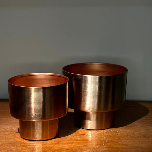 Macetero Metálico Cobre con Base Elevada