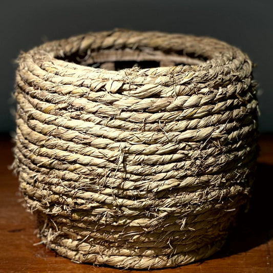 Macetero Natural Trenzado con Textura Rústica