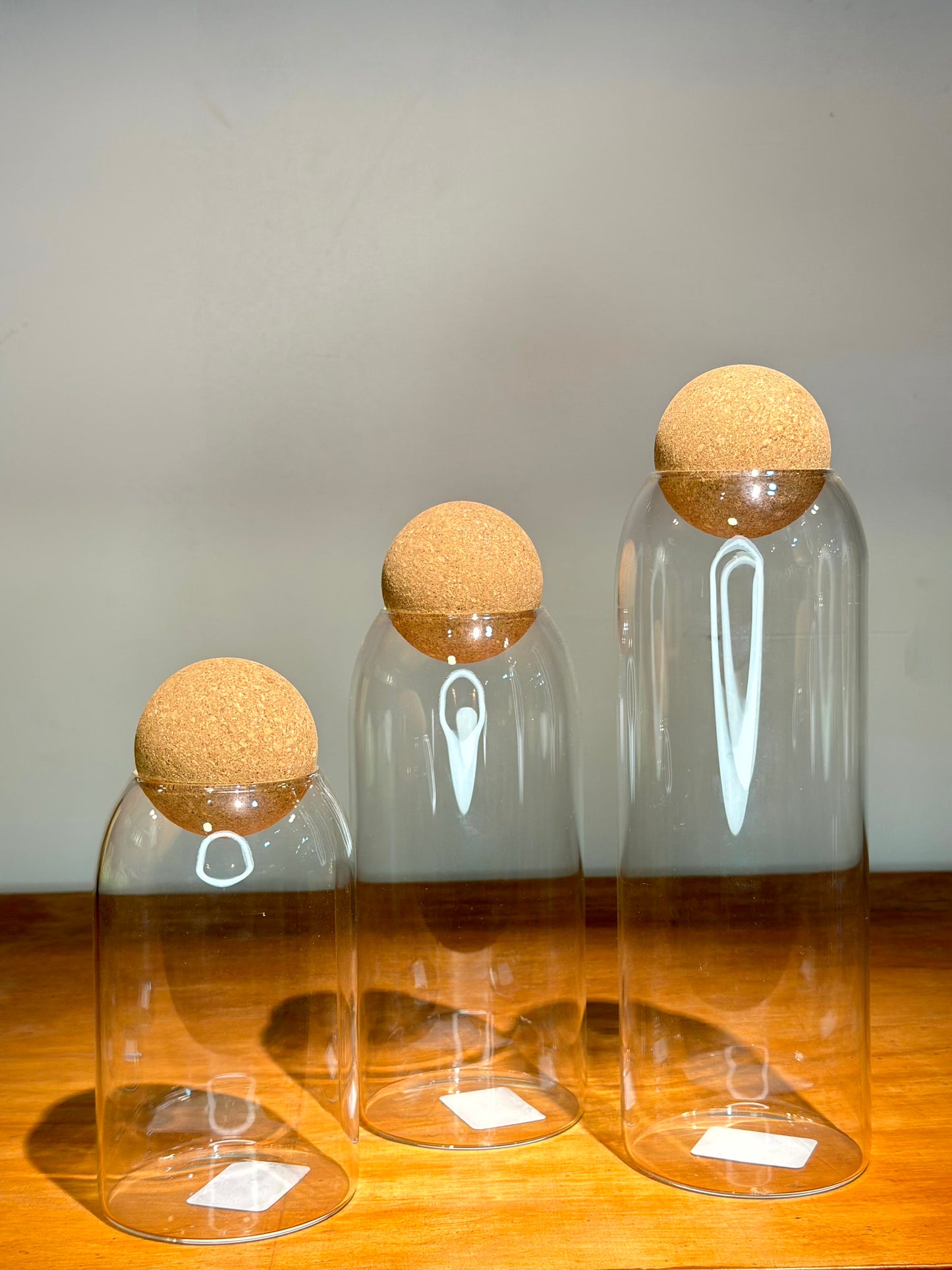 Contenedores decorativos de vidrio con tapa de corcho – Set x3
