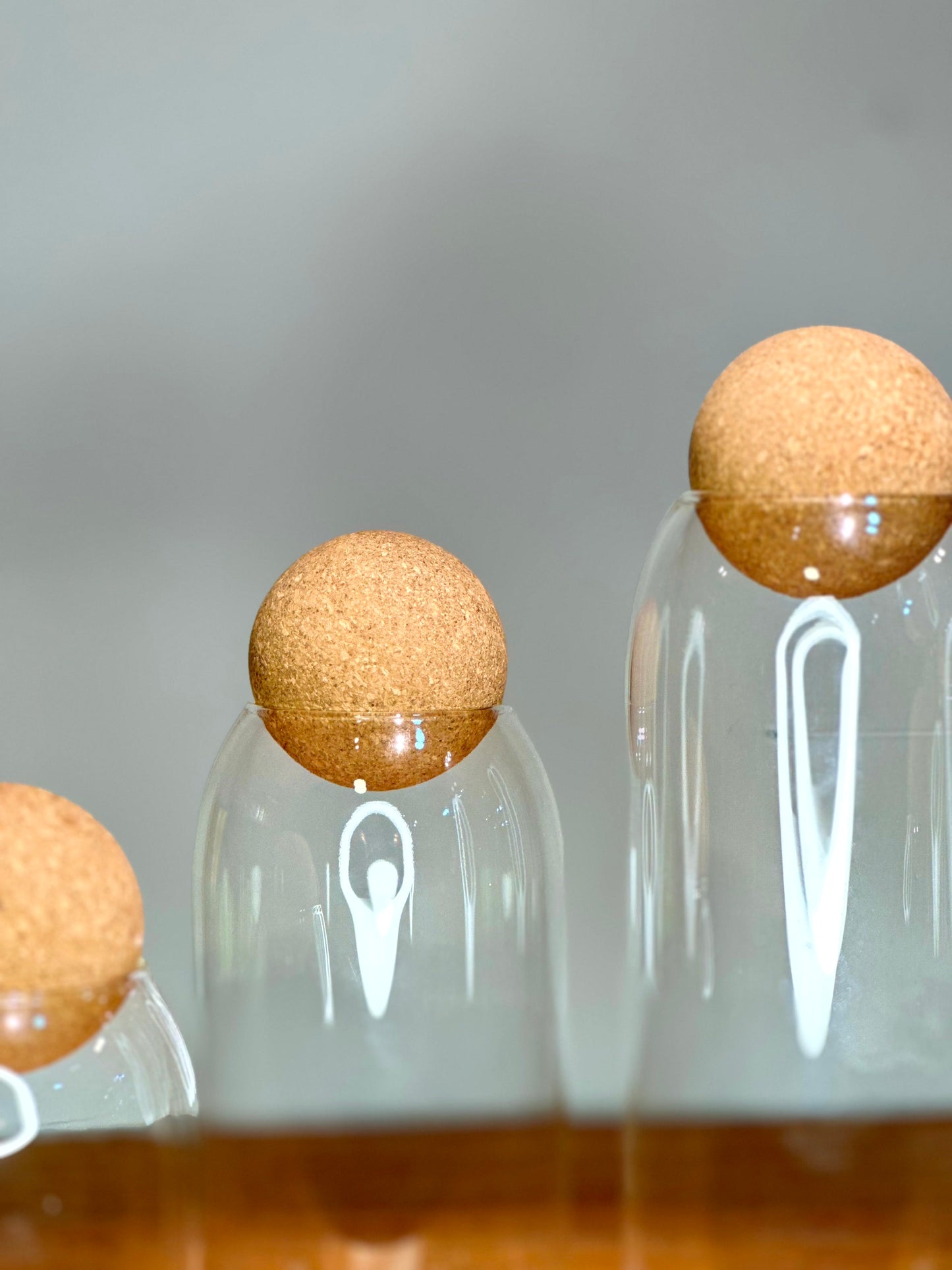 Contenedores decorativos de vidrio con tapa de corcho – Set x3