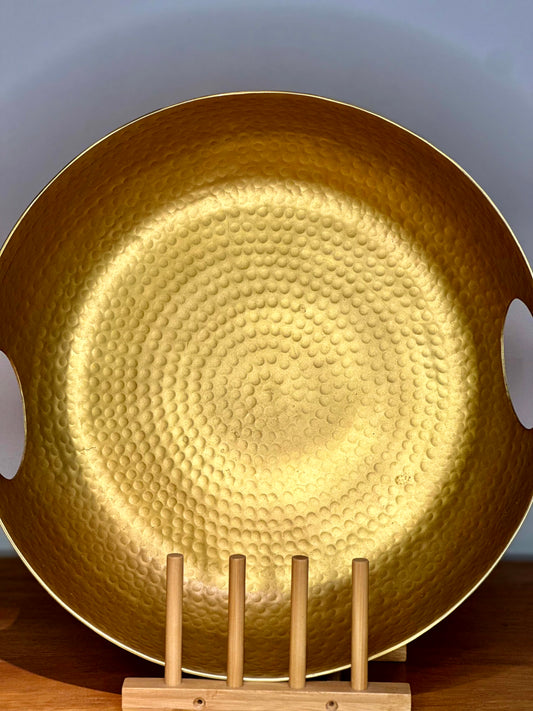 Bandeja Dorada Martillada con Asas Laterales