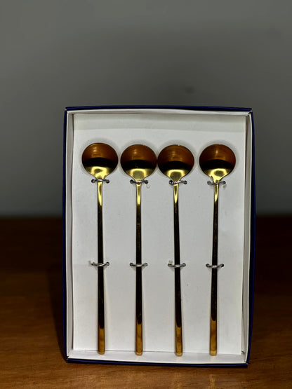 Set de Cucharas de Postre Doradas – Pack x4