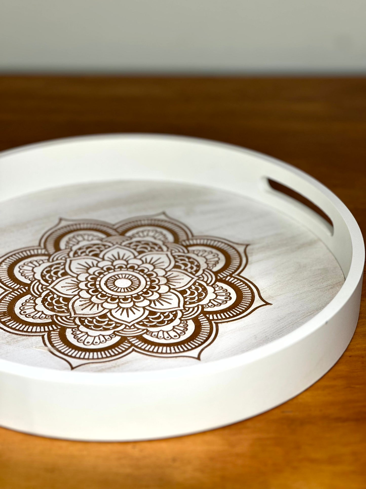 Bandeja Decorativa Redonda Blanca con Mandala – 2 Tamaños