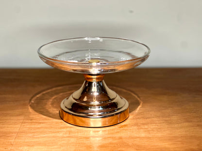 Pedestal de Vidrio con Base Dorada