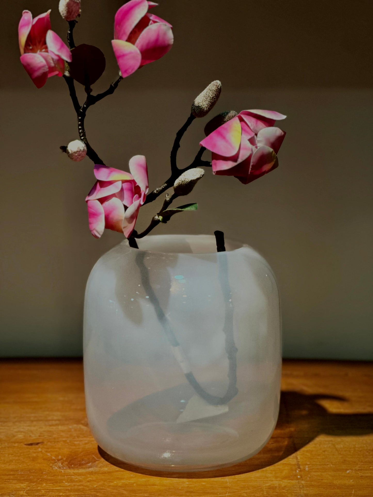 Florero de Vidrio Blanco Opalino