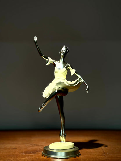 Escultura Decorativa Bailarina Clásica Dorada