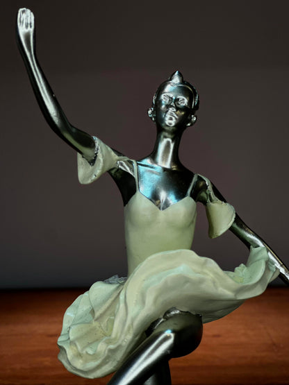 Escultura Decorativa Bailarina Clásica Dorada