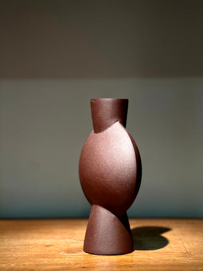 Florero Escultórico Burdeo Mate