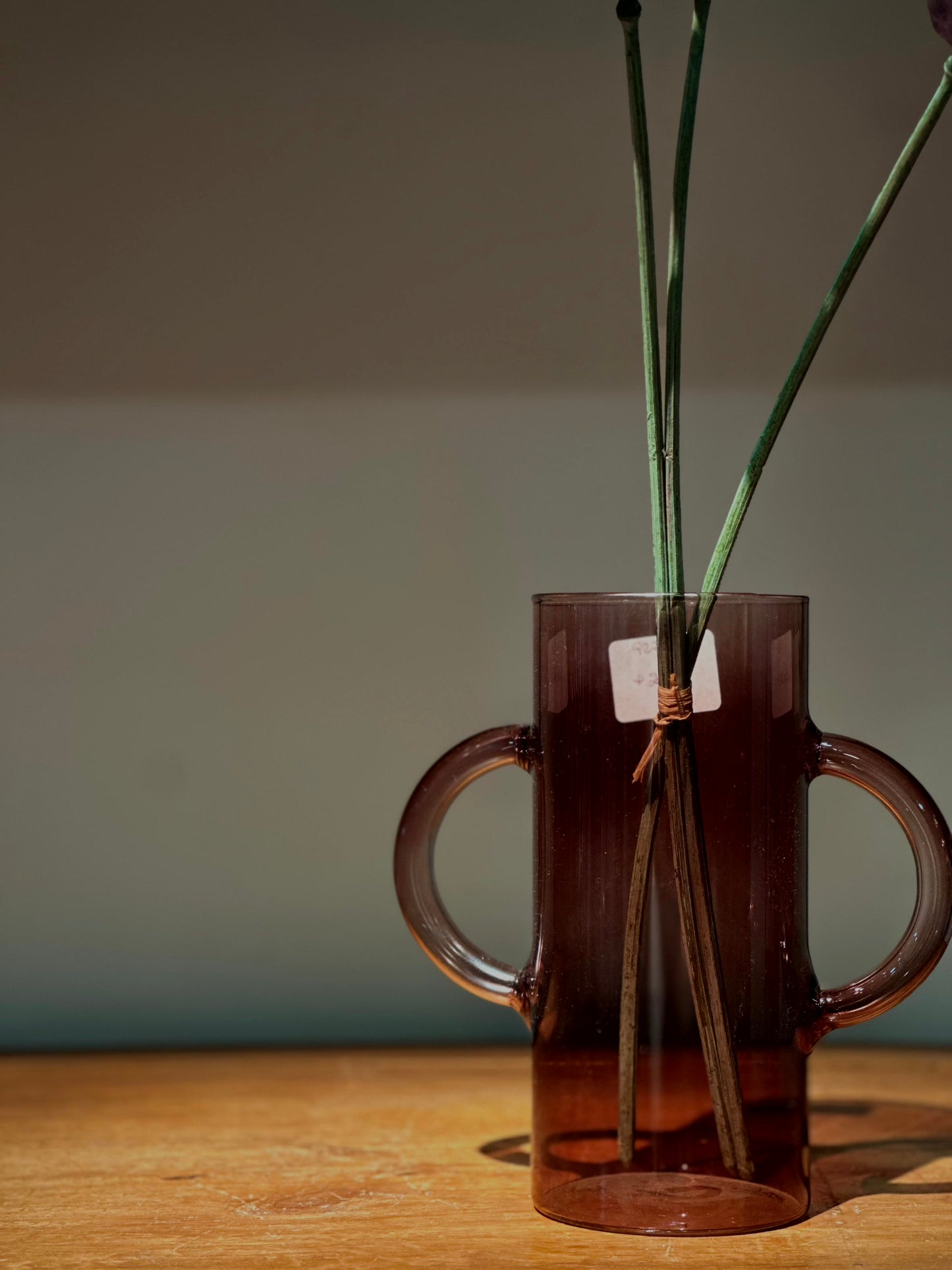 Jarrón de Vidrio Ámbar con Asas