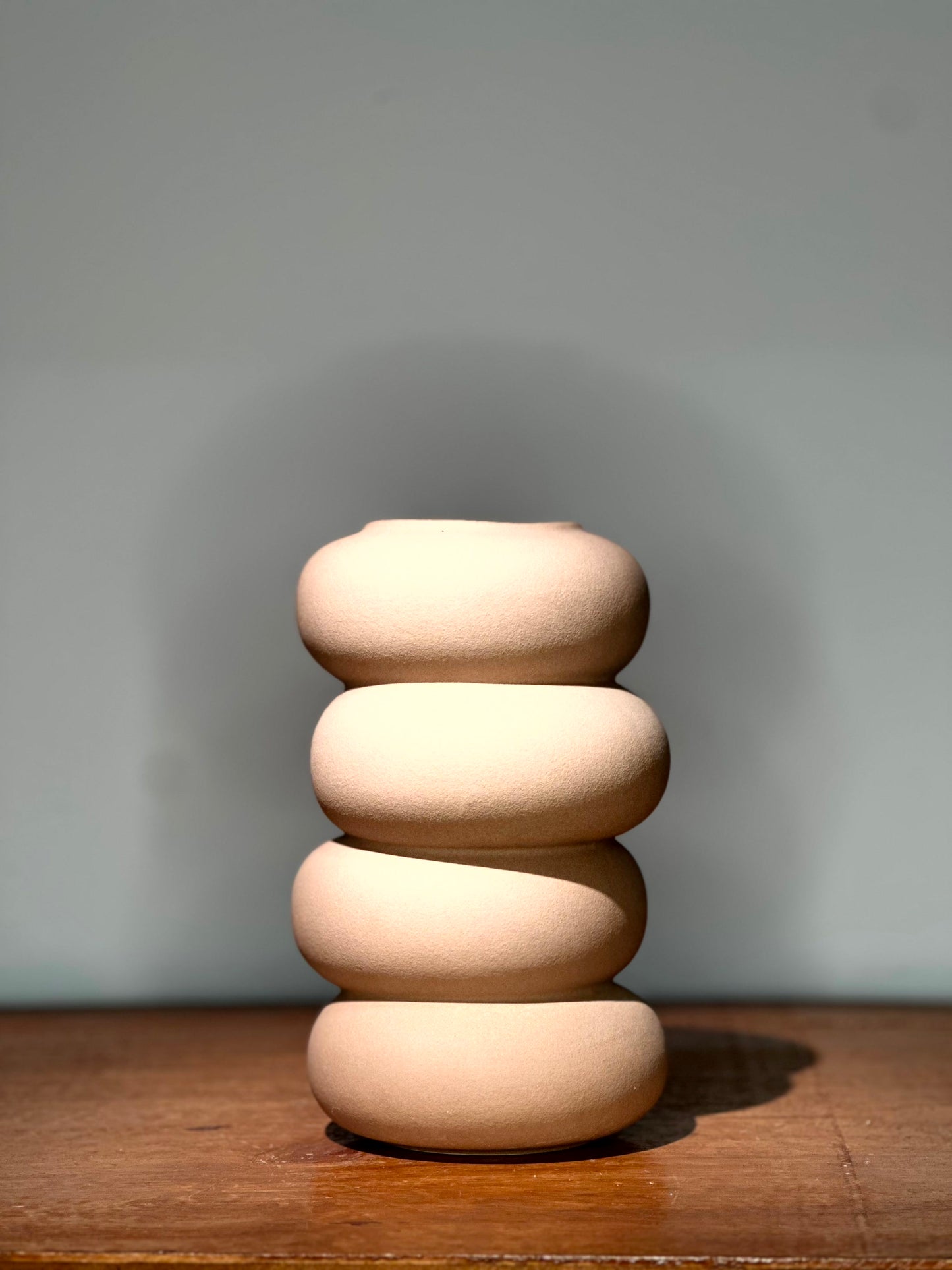 Florero Decorativo Beige Piedras Apiladas