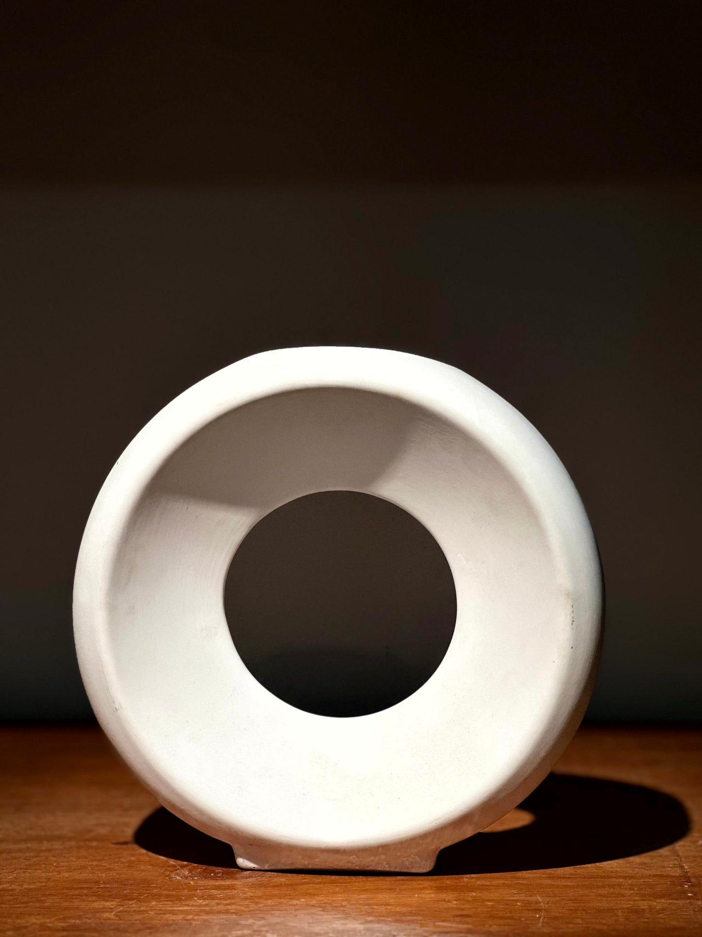 Florero Decorativo Blanco con Aro Central