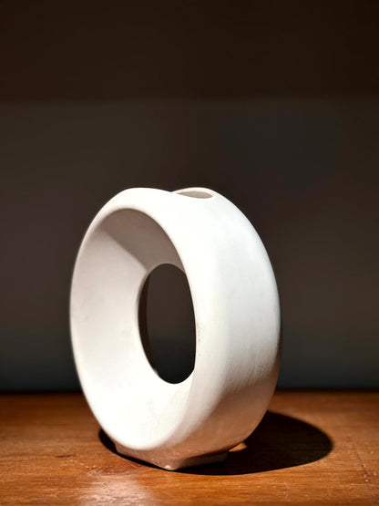 Florero Decorativo Blanco con Aro Central