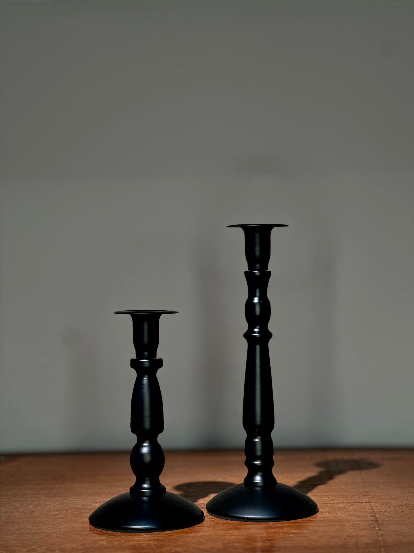 Candelabros Clásicos Negros Mate – 2 Tamaños