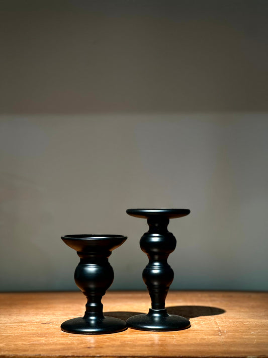 Candelabros Negros para Vela Ancha – 2 Tamaños