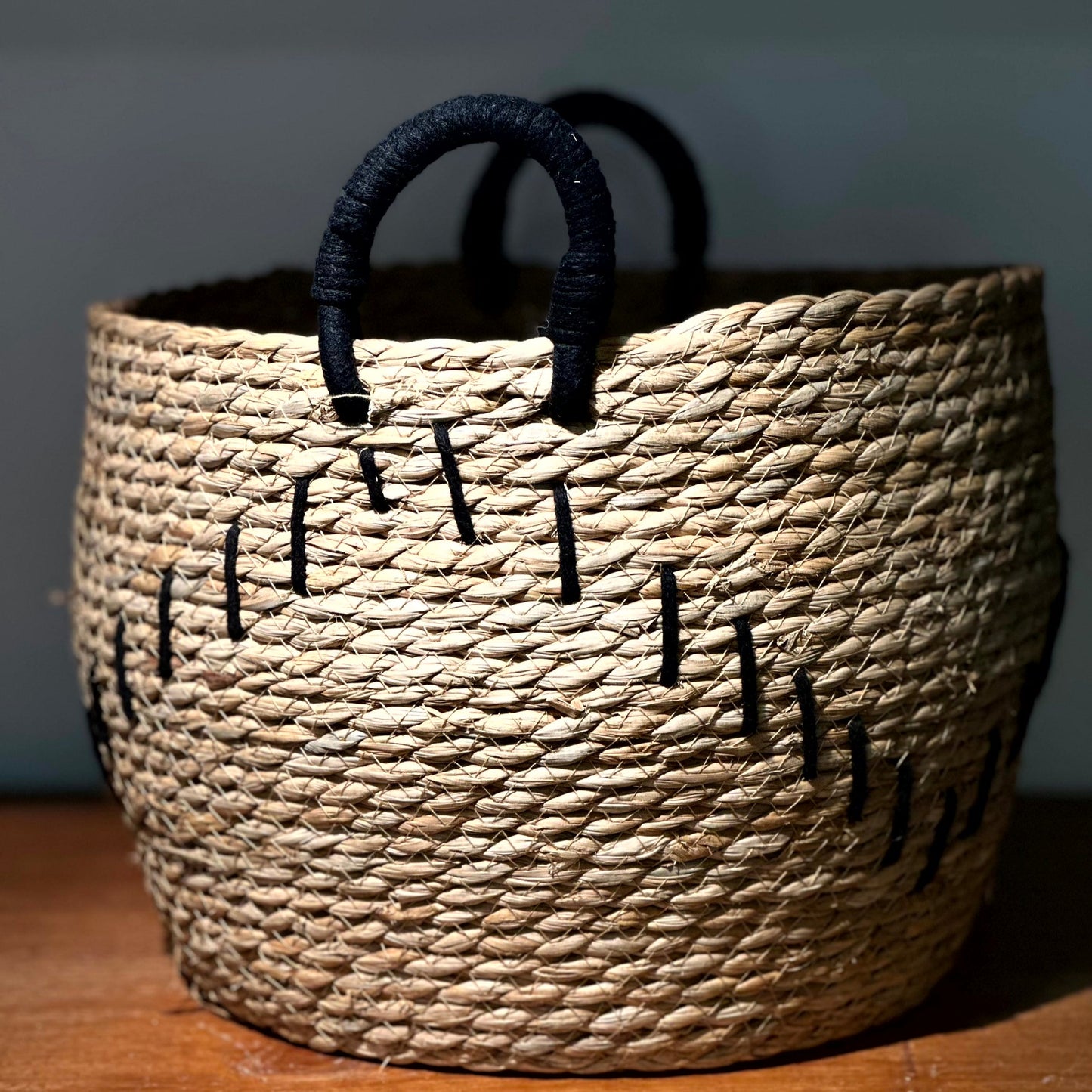 Canasto Decorativo con Asas Forradas