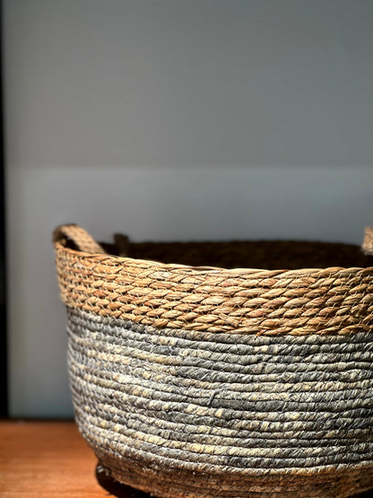 Canasto Decorativo Bicolor con Asas de Cuerda