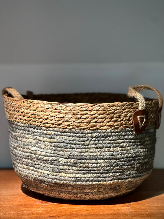 Canasto Decorativo Bicolor con Asas de Cuerda