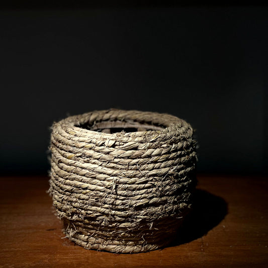 Macetero Natural Trenzado con Textura Rústica