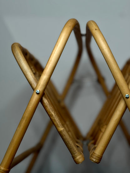 Revistero Plegable de Bambú Natural