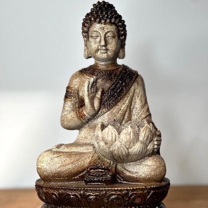 Figura Buda Sentado con Flor de Loto Dorado