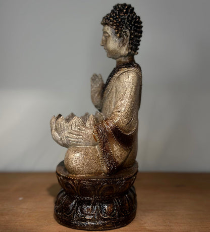 Figura Buda Sentado con Flor de Loto Dorado