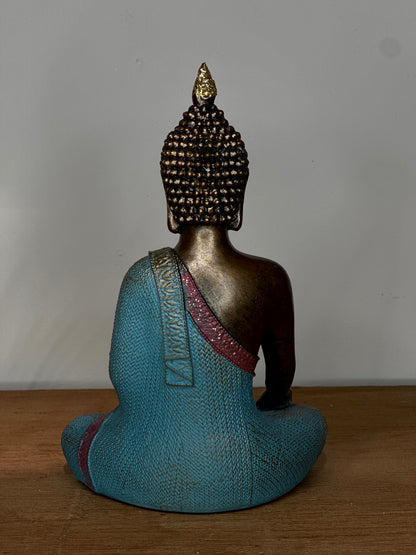 Figura Buda Sentado con Túnica Turquesa