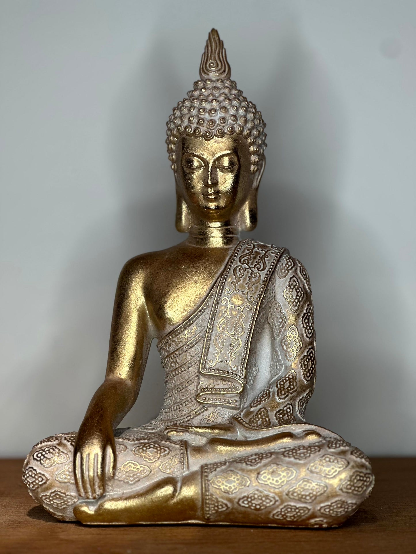 Figura Decorativa Buda Dorado Sentado