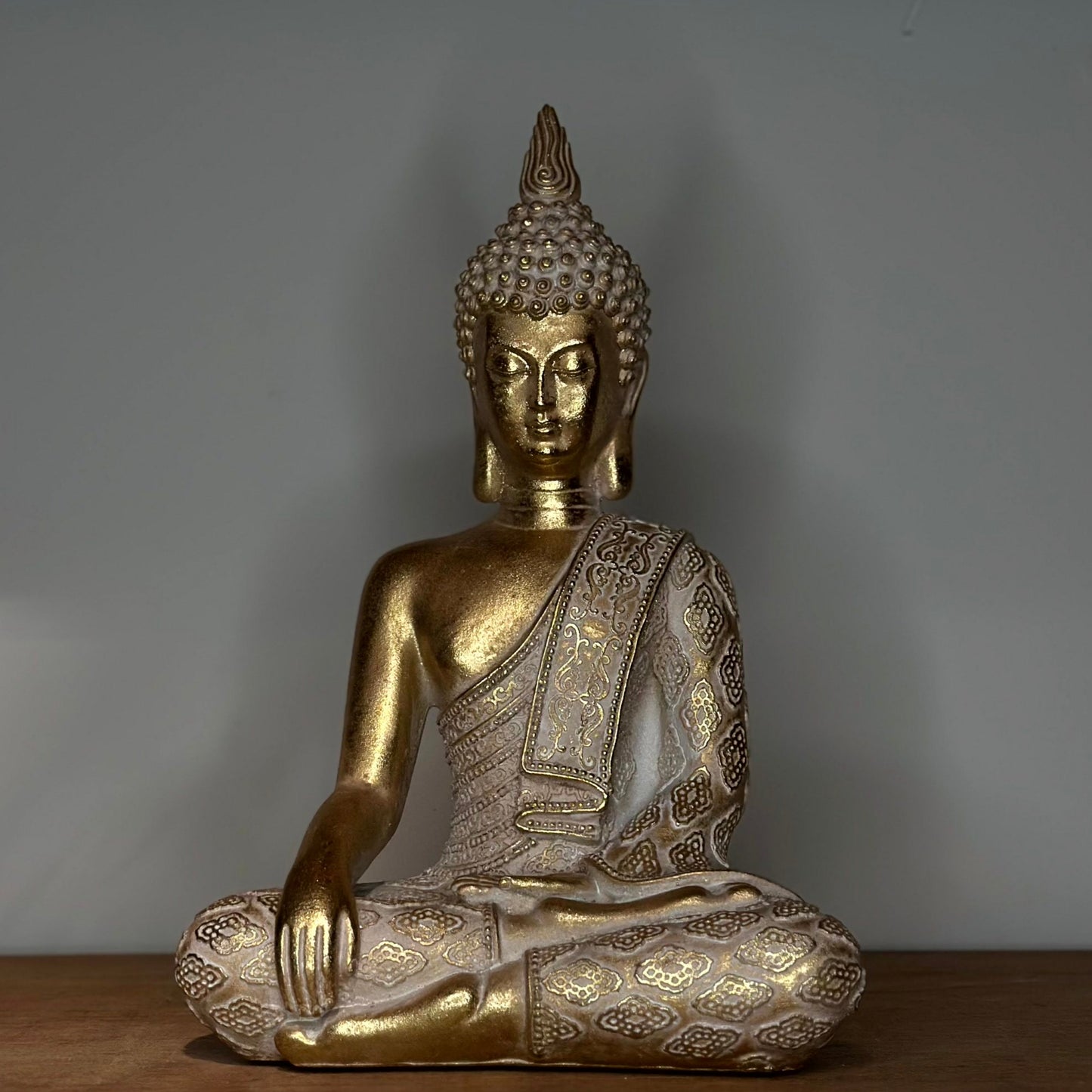 Figura Decorativa Buda Dorado Sentado
