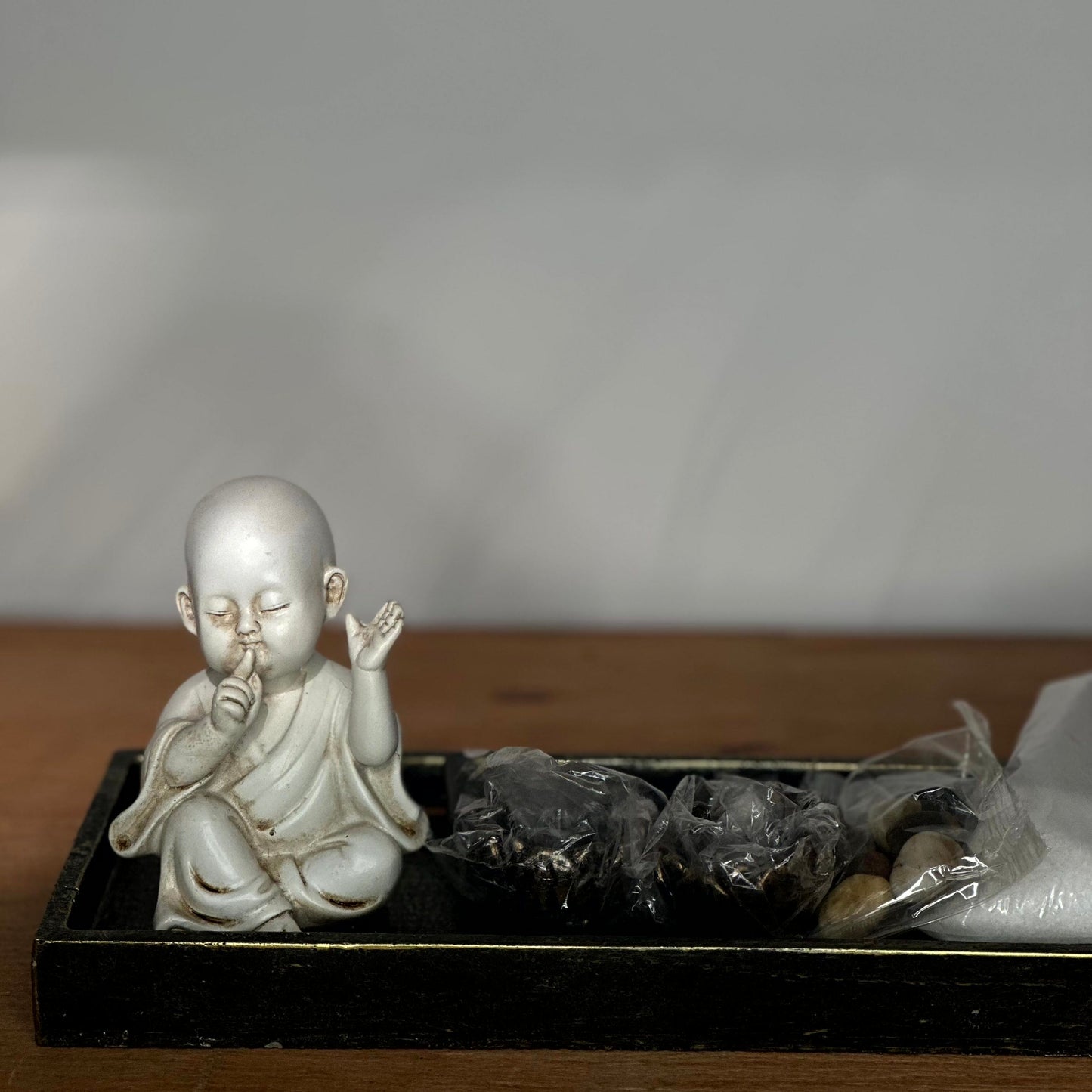 Bandeja Decorativa Zen con Figura de Buddha y Piedras